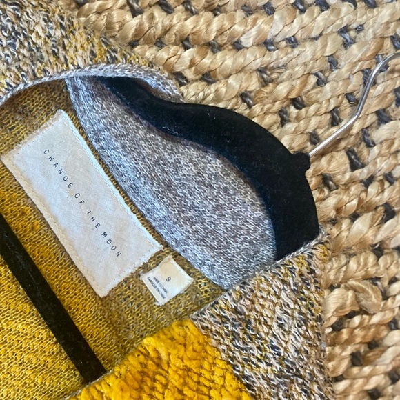 Change of the moon sweater (Anthropology) - Picture 3 of 8